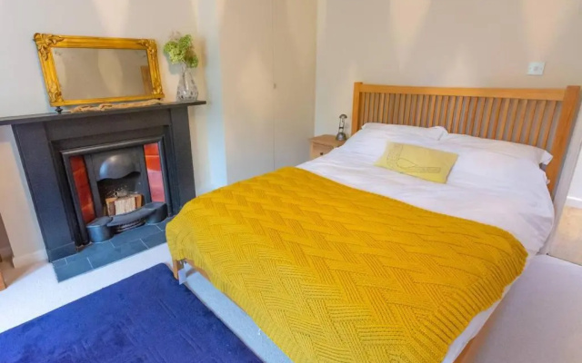 Unique & Homely Suite with Own Access (Adults Only)