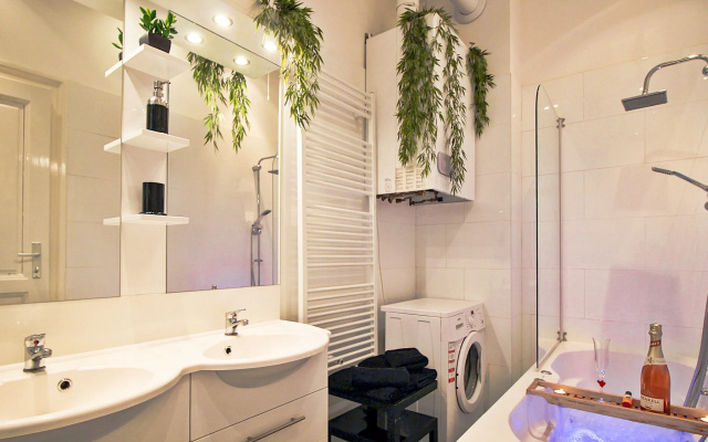 Romantic Living