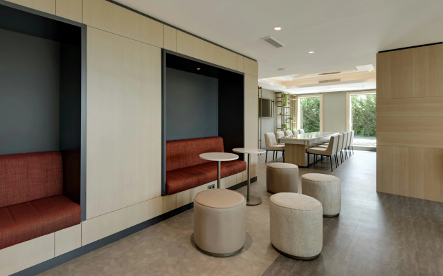 DoubleTree by Hilton Hotel Van