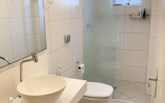 Apartamento Itapema na Av principal à 50 m da praia
