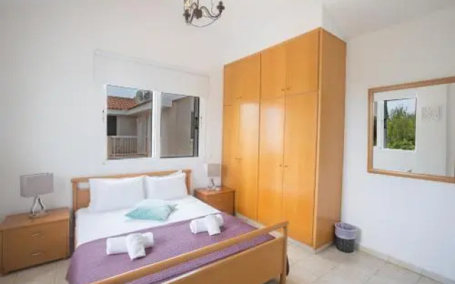 Holiday Home 3 Bedrooms 1 Bathroom - Pernera