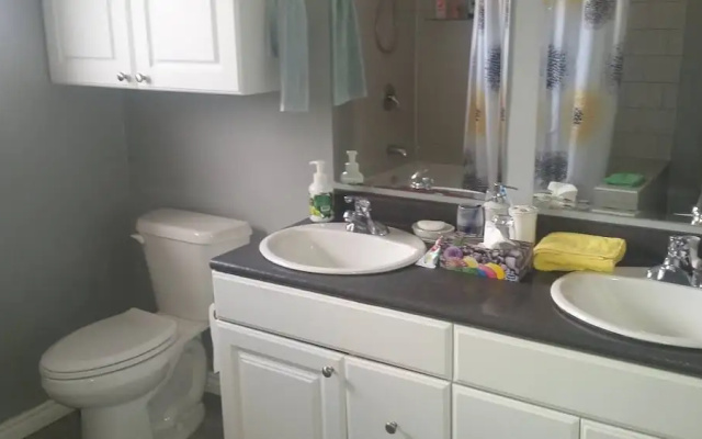 Big House for Share Near 401-east And Pickering Town Centre