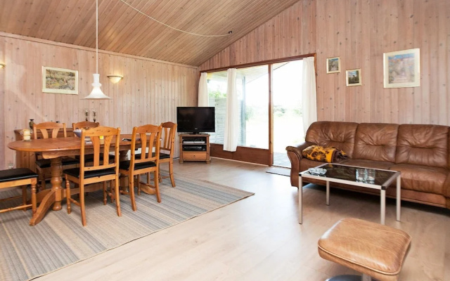 Rustic Holiday Home in Rødby Lolland With Terrace