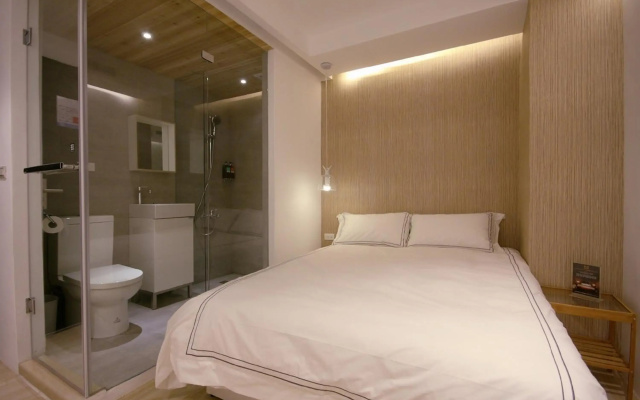 Mini West Hotel