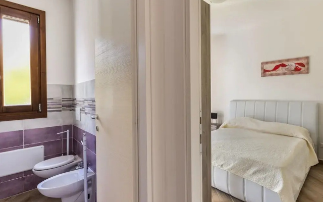 Air-conditioned With Garden and Private Parking