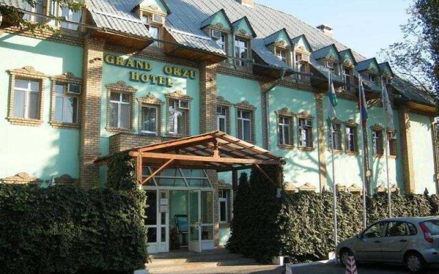 Отель Гранд Орзу Узбекистан, Ташкент - отзывы, цены и фото номеров - забронировать отель Гранд Орзу онлайн вид на фасад
