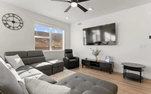 Cliff Side Retreat 2 Bedroom Condo