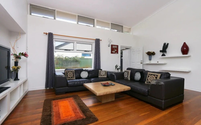 Spacious 5 Bed Home Close To Cottesloe Beach