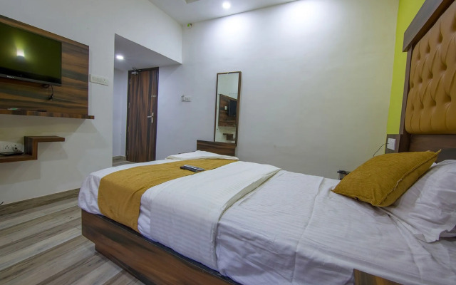 Hotel Kochi Crown