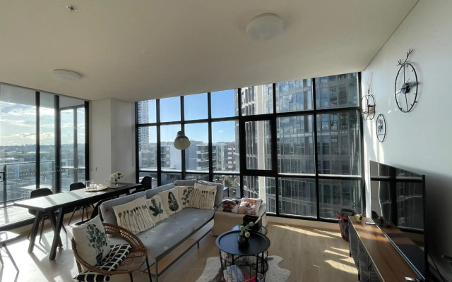 Wentworth Point Oversized balcony view apartment
