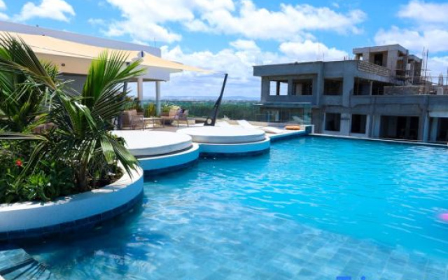 Infinity Pool +Stunning Ocean Views Gem in Nyali.
