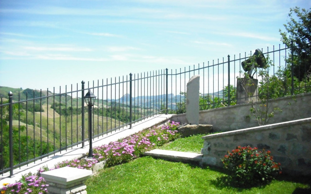 Apartment in Petrella Guidi With Garden Views