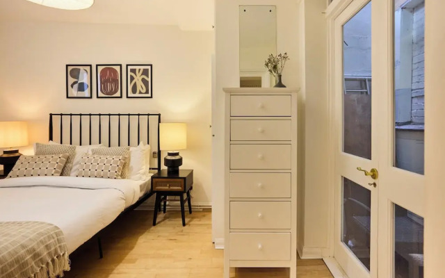 The Albion Lower Apartment