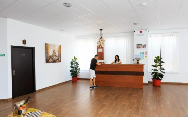 Corner Center Rental