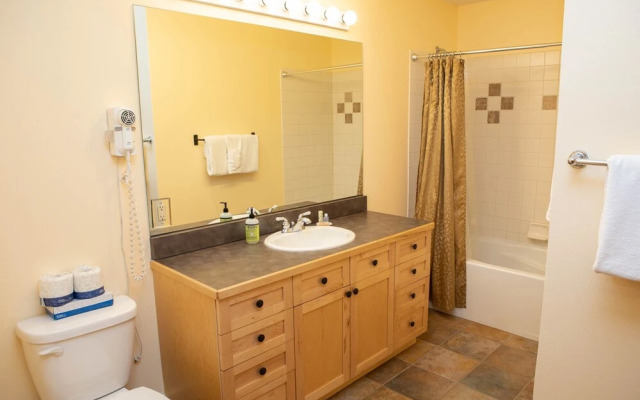 8176 Silver Mill 2 Bedroom Condo by RedAwning