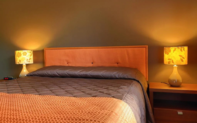 Bowmont Motel