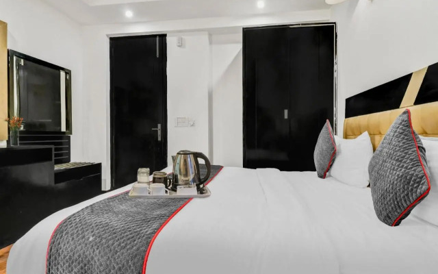 Hotel Blue Moon