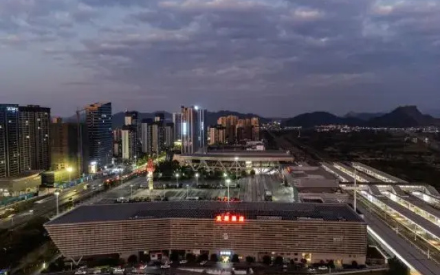 Yichun Yiju Hotel (Yichun High-speed Railway Station)