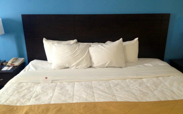 Clarion Hotel & Convention Center