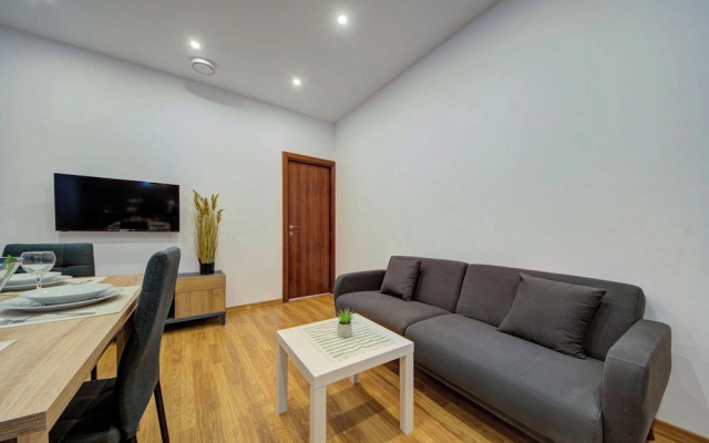 Charming Sliema Apartment Off the Ferries Seafront