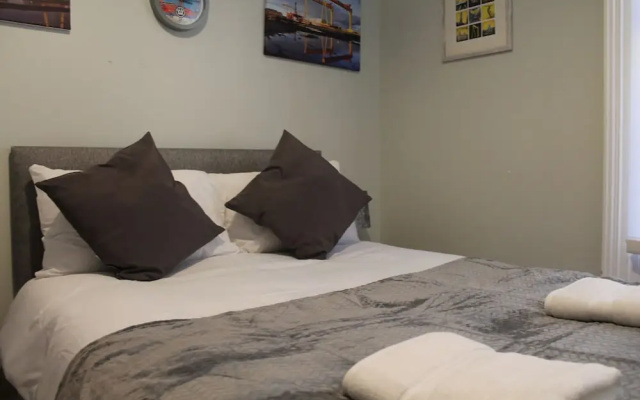 Stunning 4-bed House in Belfast