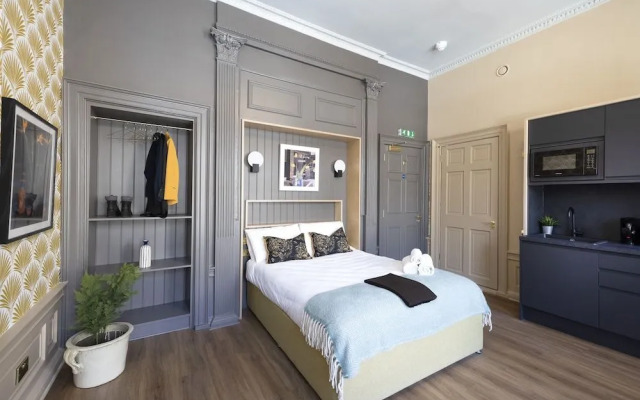 30 Castle Street Aparthotel