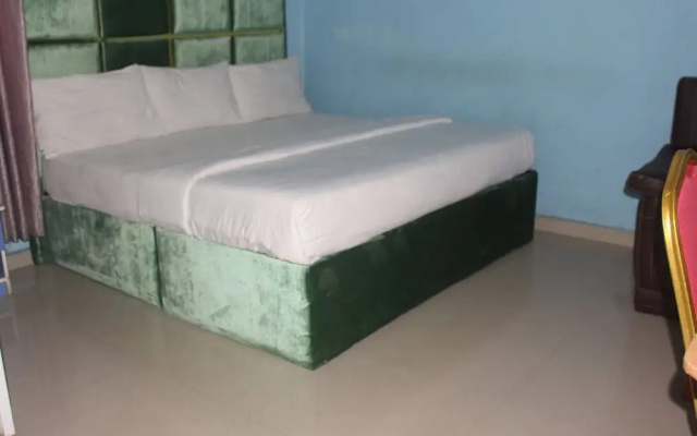 De Milton Hotel and Suites