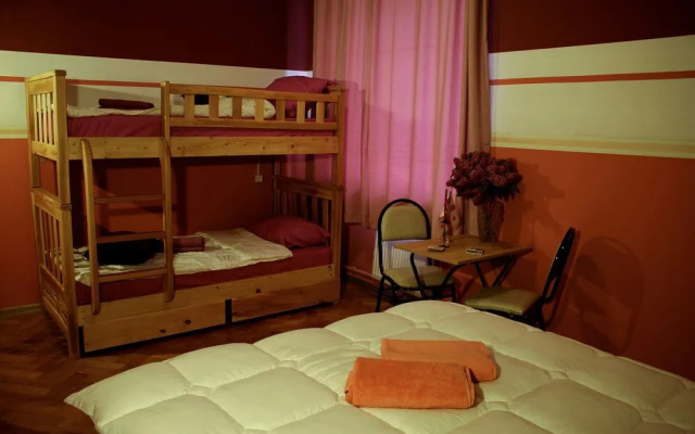 Rozetti Hostel