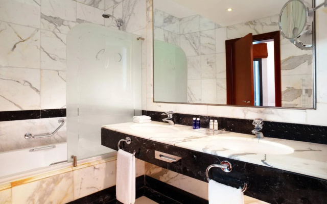 Grand Hills, a Luxury Collection Hotel & Spa, Broumana
