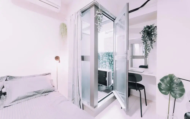 Minimalist Loft 302