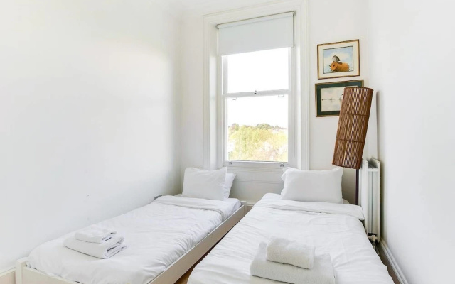Beautiful 2BR Home in Wimbledon Village W/parking