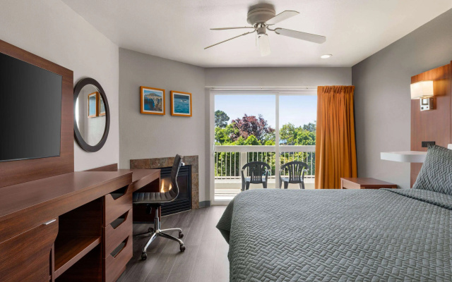 Travelodge by Wyndham Depoe Bay