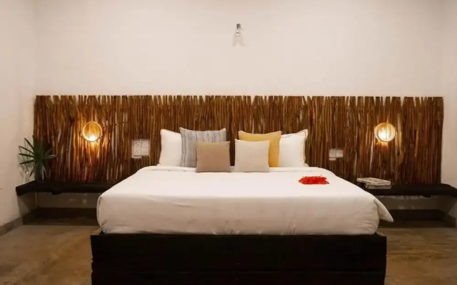 Banana Bunks Mirissa