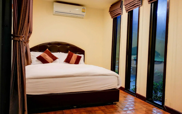 Hua Hin In Boxes