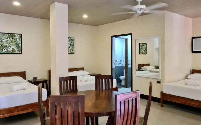 Den Den Guesthouse