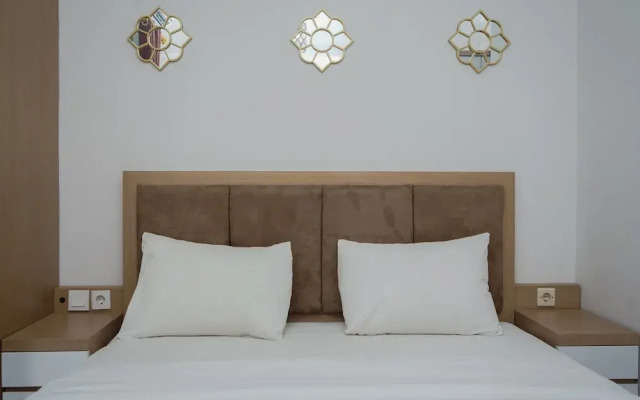 Cozy Design Studio At Amazana Serpong Apartment