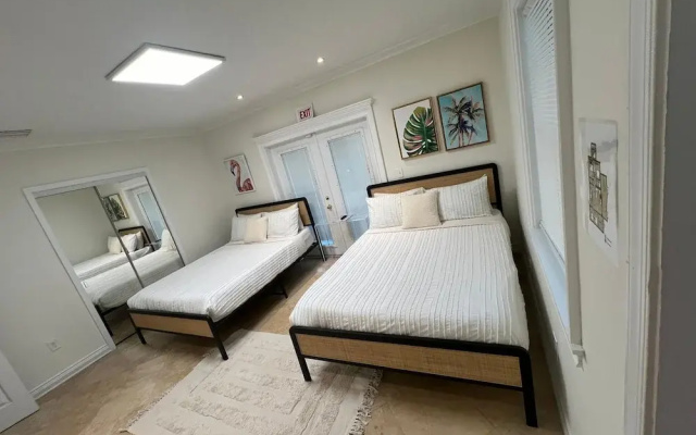 Biscayne Park 3BD 2BA -spacious
