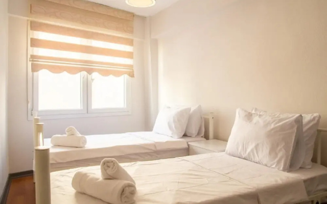Vibrant and Central Flat Near Kordon in Alsancak