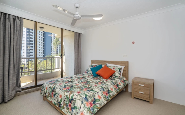 Terrific Location, Large 2BR, 2 Bath Apt