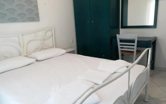 Melina Apartments - Holiday Apartment in Nikiti