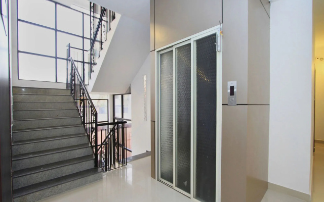 Serenity Apartment by OYO Rooms