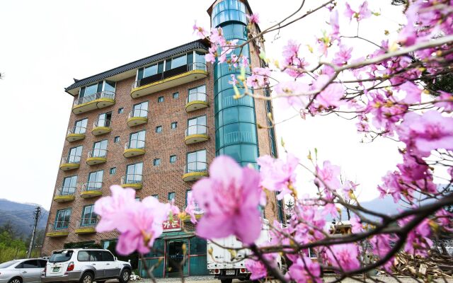 Отель Boosung Park Motel Южная Корея, Пхёнчан - отзывы, цены и фото номеров - забронировать отель Boosung Park Motel онлайн вид на фасад