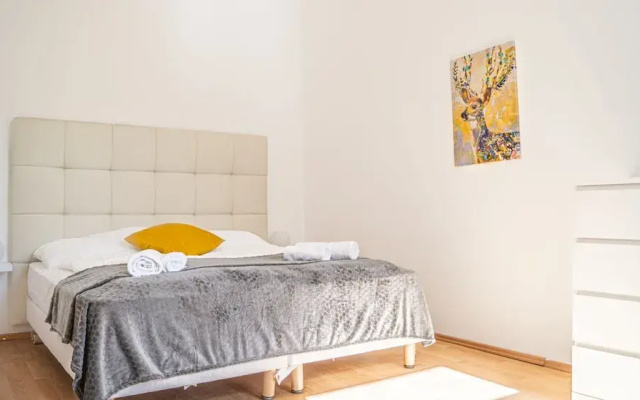 Shared Modern Apartment Schönbrunn - Budget Chic Room