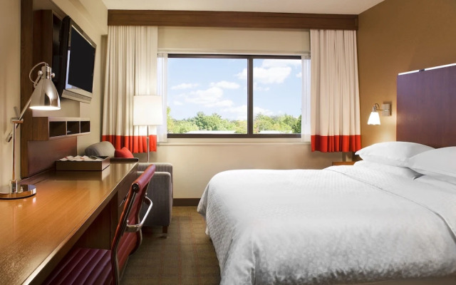 Four Points By Sheraton Grande Prairie