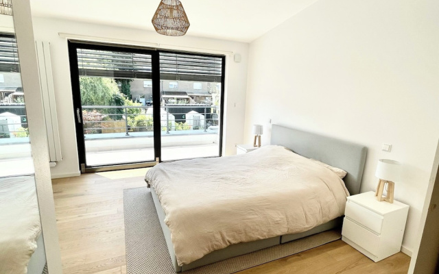 Modern townhouse - Private Garden