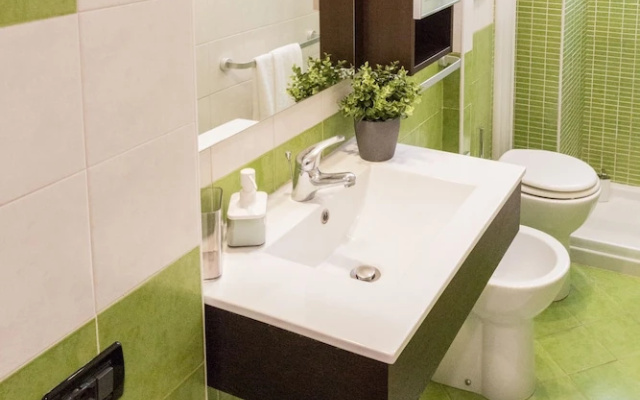 Sweet 2 Bedrooms Home in Milan Center