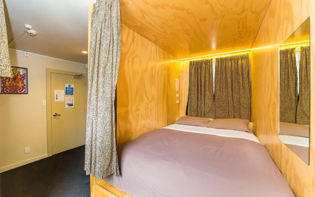 Tahuna Pod Hostel