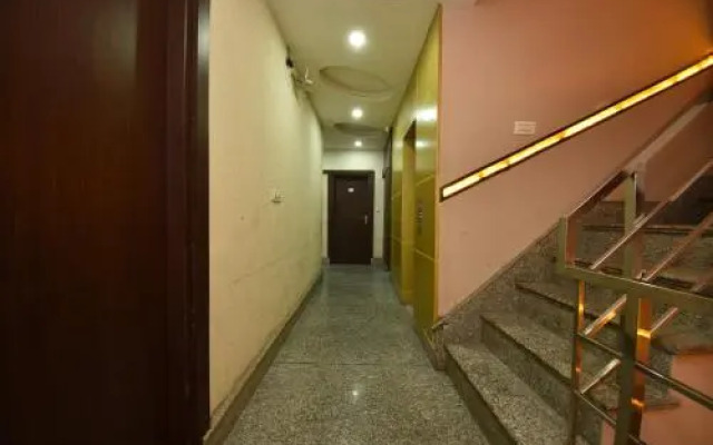 OYO 8950 Hotel Jhankar