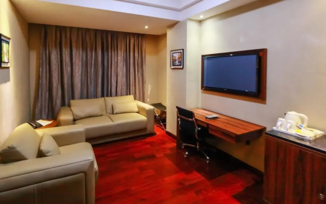 Airport Golden Tulip Hotel.