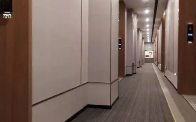 Chifeng Yaochi Collection Hotel
